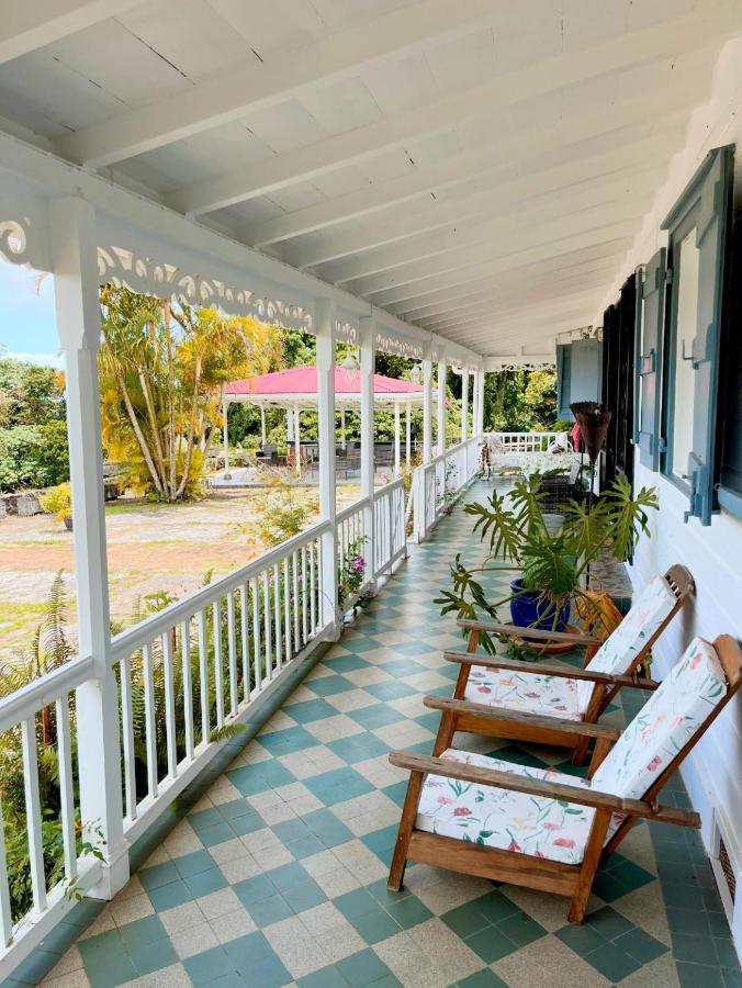 Habitation La Reine Du Camp Chambres D'Hotes Saint-Claude Ngoại thất bức ảnh