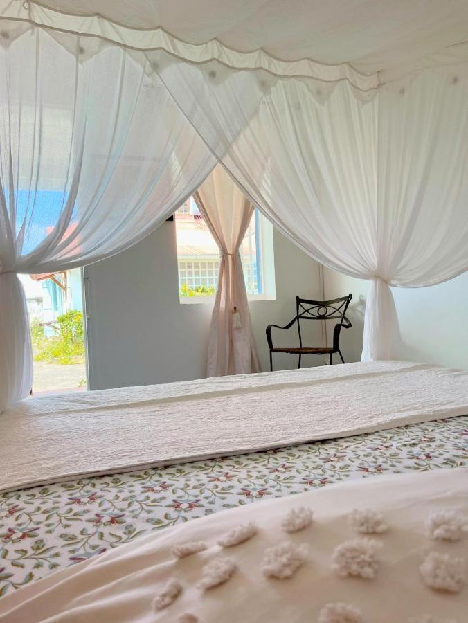 Habitation La Reine Du Camp Chambres D'Hotes Saint-Claude Ngoại thất bức ảnh